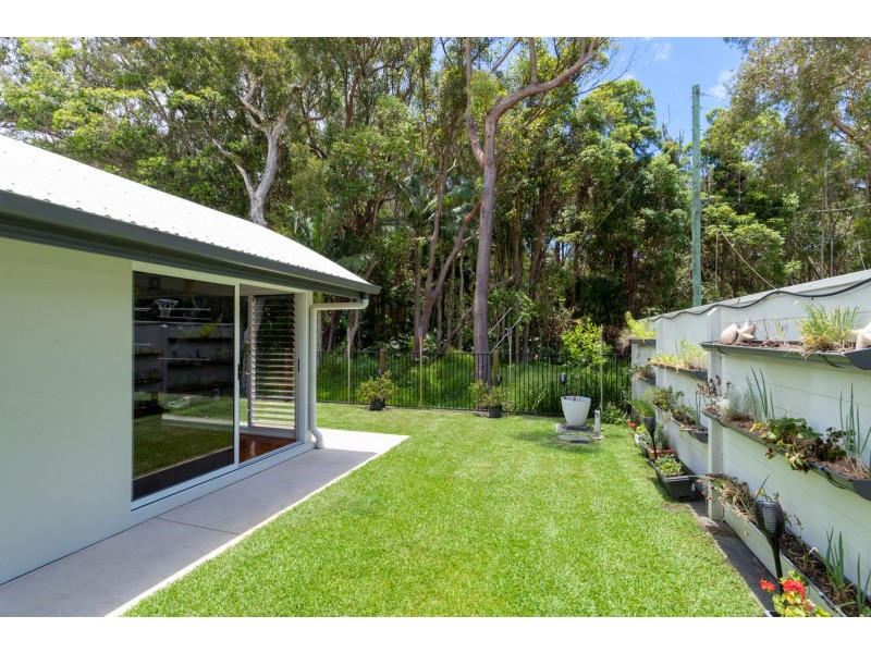 17 Admiralty Drive, Alexandra Headland QLD 4572