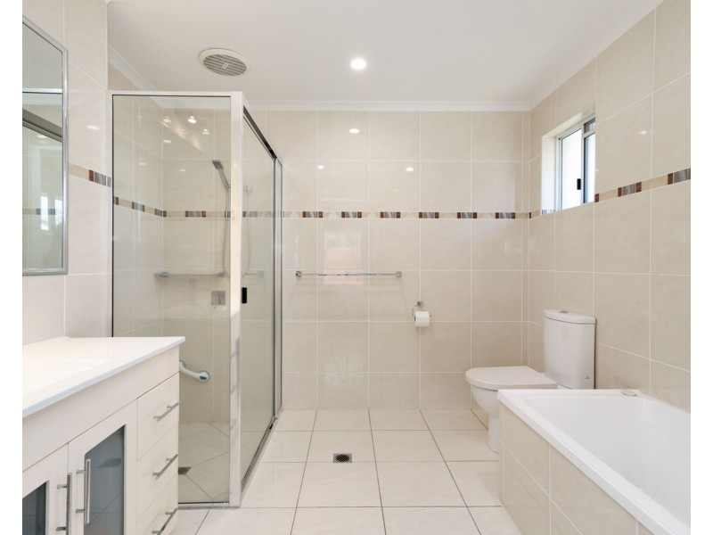 7 Richmond Place, Minyama QLD 4575