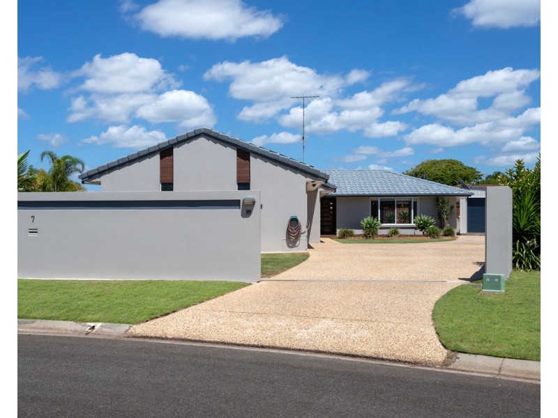 7 Richmond Place, Minyama QLD 4575