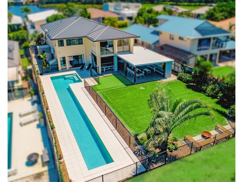 10 Francis Court, Pelican Waters QLD 4551