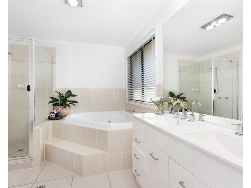 10 Francis Court, Pelican Waters QLD 4551