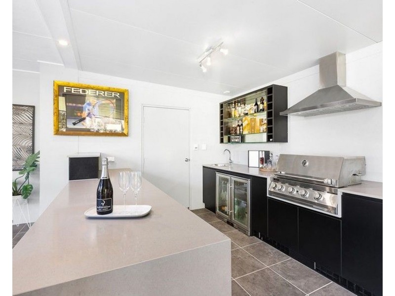 10 Francis Court, Pelican Waters QLD 4551