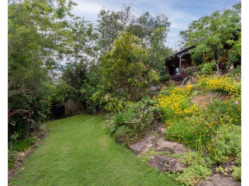 4 Suzen court, Mooloolah Valley QLD 4553