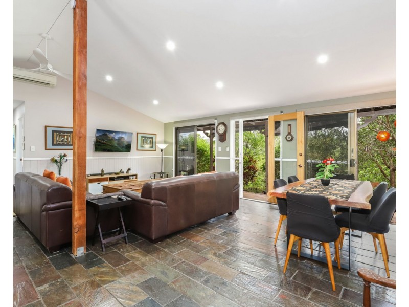 4 Suzen court, Mooloolah Valley QLD 4553