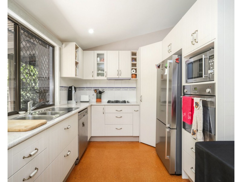 4 Suzen court, Mooloolah Valley QLD 4553