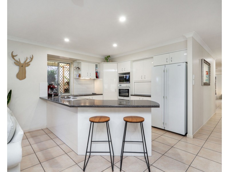 43 Kalowendha Avenue, Pelican Waters QLD 4551