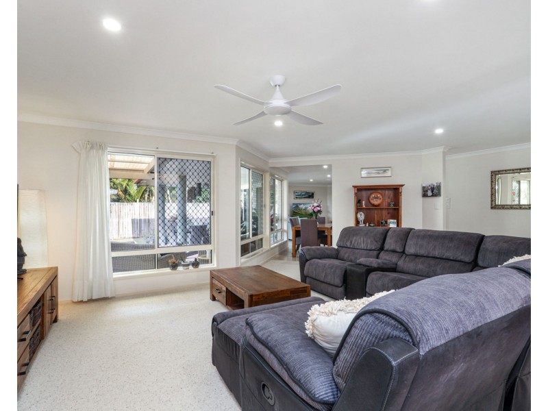 43 Kalowendha Avenue, Pelican Waters QLD 4551