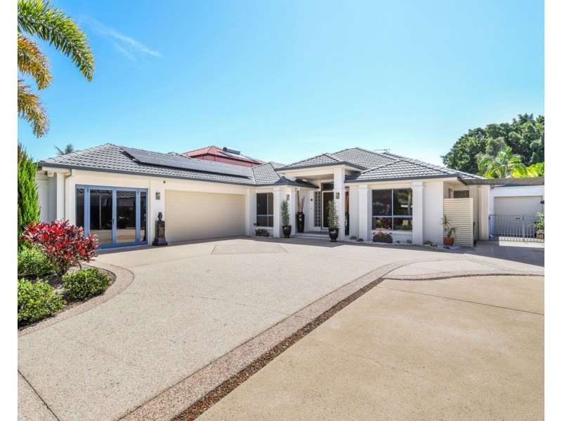 8 Midden Place, Pelican Waters QLD 4551
