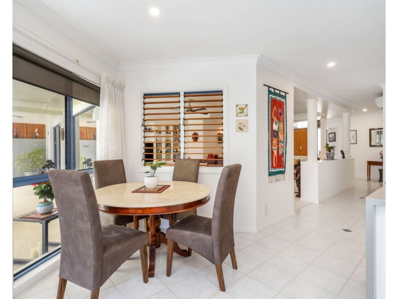 8 Midden Place, Pelican Waters QLD 4551