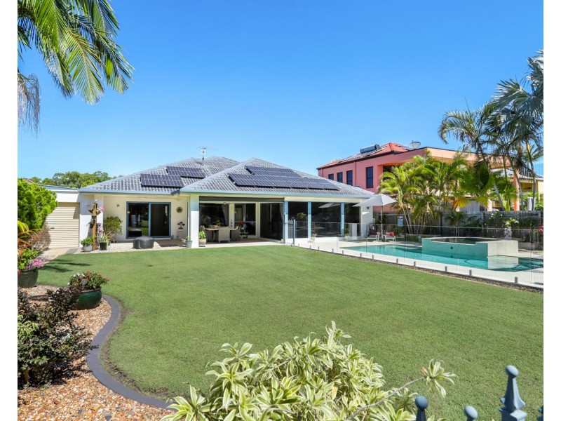 8 Midden Place, Pelican Waters QLD 4551