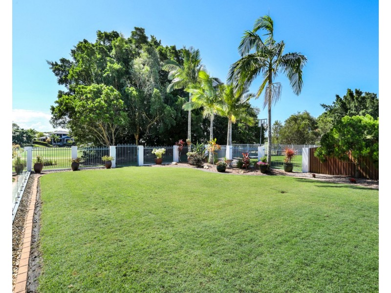 8 Midden Place, Pelican Waters QLD 4551