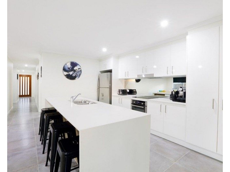 27 Macintyre Crescent, Pelican Waters QLD 4551