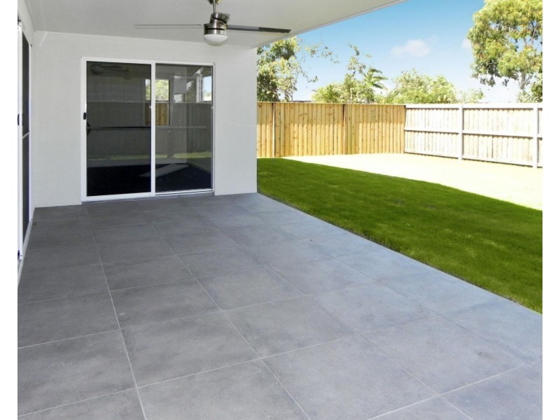 27 Macintyre Crescent, Pelican Waters QLD 4551