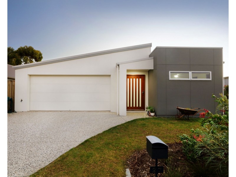 27 Macintyre Crescent, Pelican Waters QLD 4551
