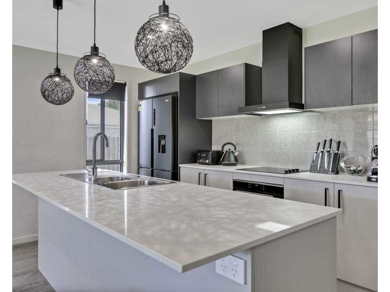 9 Ngungun Crescent, Glass House Mountains QLD 4518