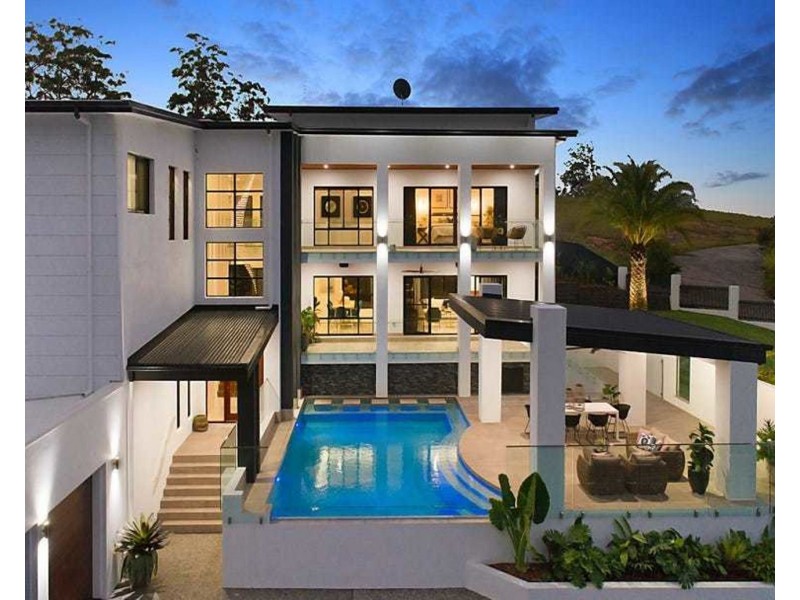 33 Kingfisher Crescent, Palmview QLD 4553