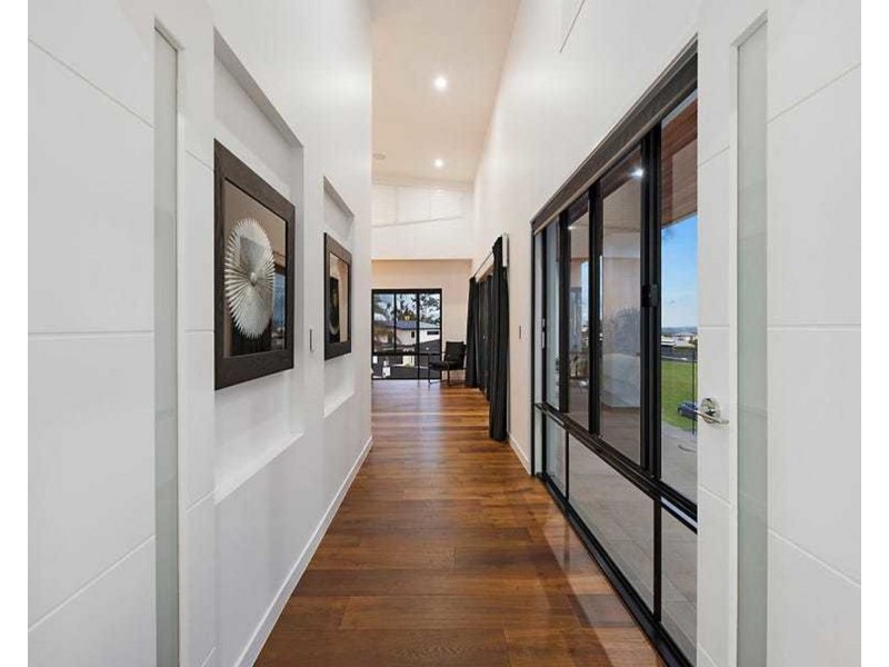 33 Kingfisher Crescent, Palmview QLD 4553