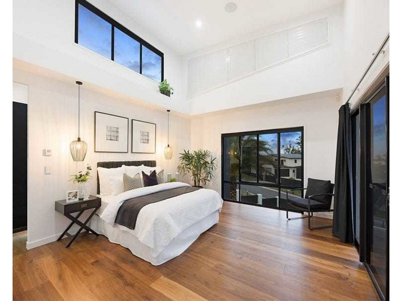 33 Kingfisher Crescent, Palmview QLD 4553