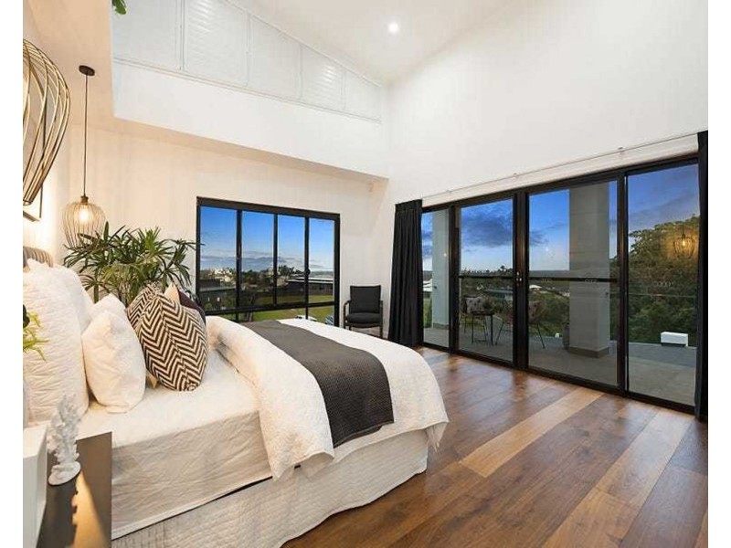 33 Kingfisher Crescent, Palmview QLD 4553