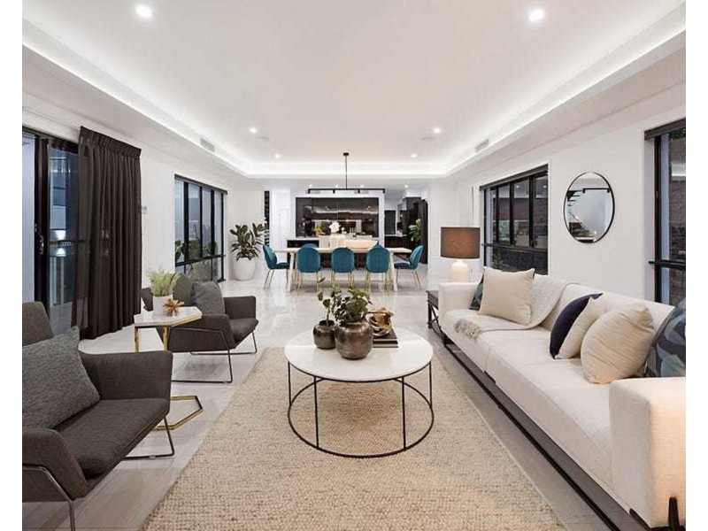 33 Kingfisher Crescent, Palmview QLD 4553