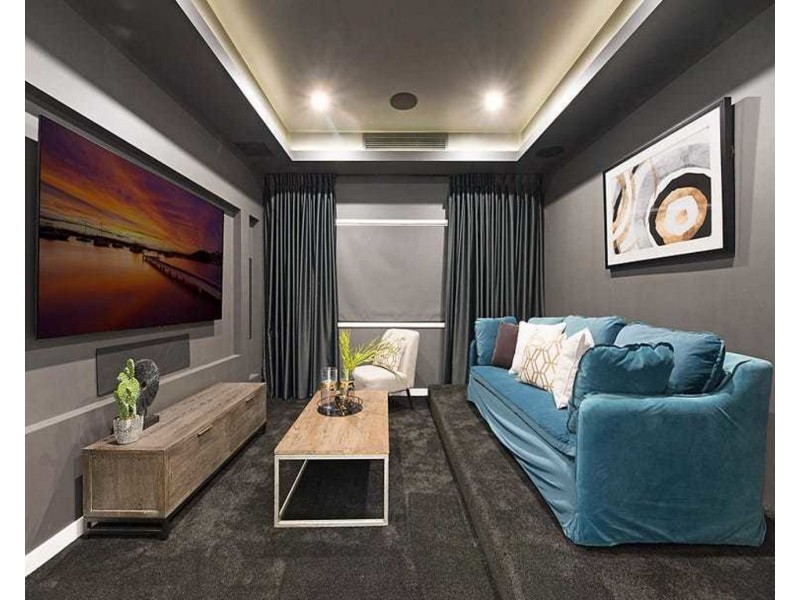 33 Kingfisher Crescent, Palmview QLD 4553