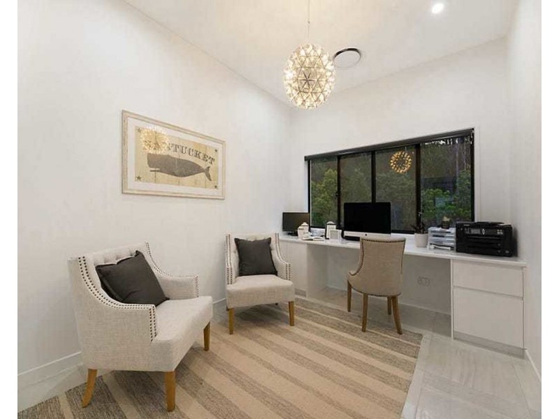 33 Kingfisher Crescent, Palmview QLD 4553