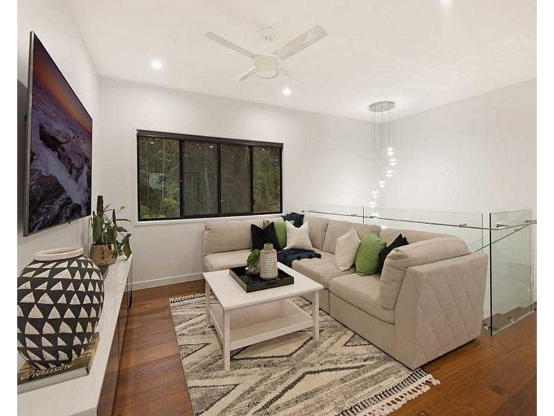 33 Kingfisher Crescent, Palmview QLD 4553