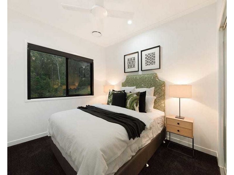 33 Kingfisher Crescent, Palmview QLD 4553