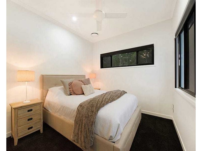 33 Kingfisher Crescent, Palmview QLD 4553