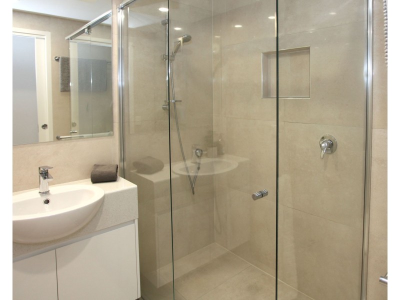 12/4 Maloja Avenue, Caloundra QLD 4551