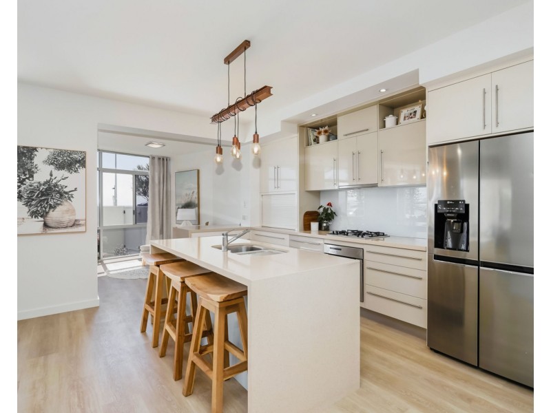 1/244 Alexandra Parade, Alexandra Headland QLD 4572