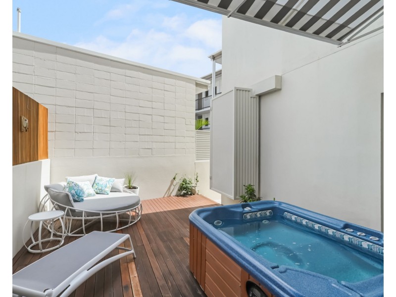 1/244 Alexandra Parade, Alexandra Headland QLD 4572