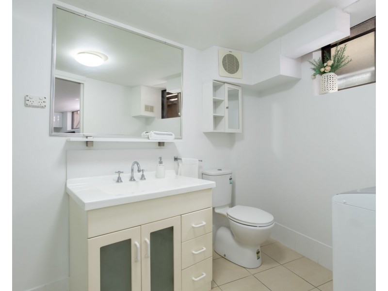 1/244 Alexandra Parade, Alexandra Headland QLD 4572