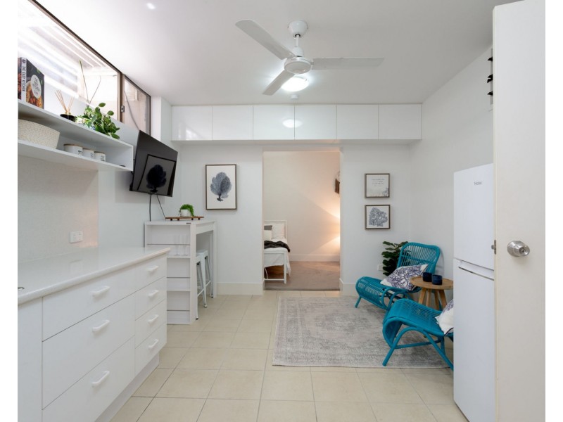 1/244 Alexandra Parade, Alexandra Headland QLD 4572