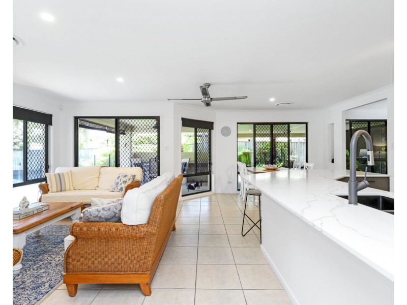 4 Tytherleigh Lane, Pelican Waters QLD 4551