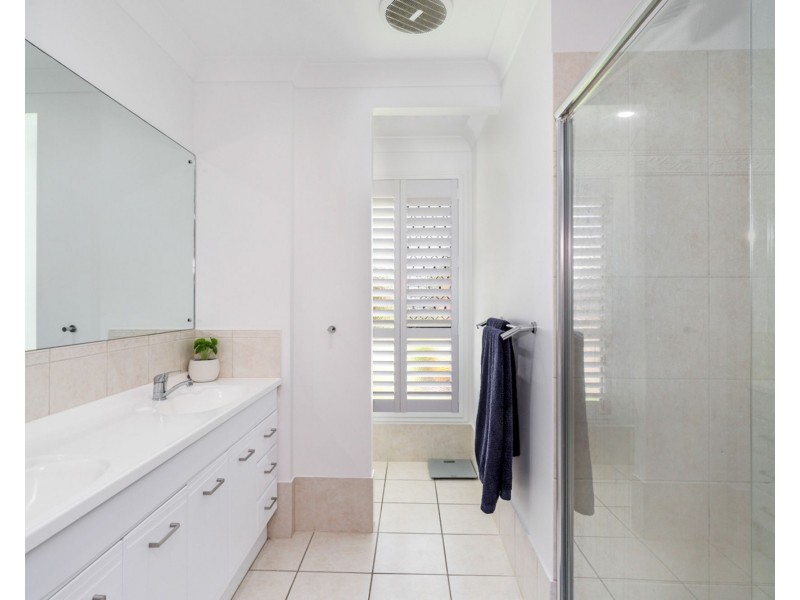 4 Tytherleigh Lane, Pelican Waters QLD 4551