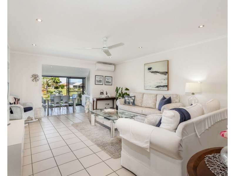 191/4 Melody Court, Warana QLD 4575