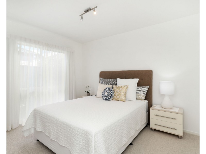 2B Kuthar Street, Pelican Waters QLD 4551