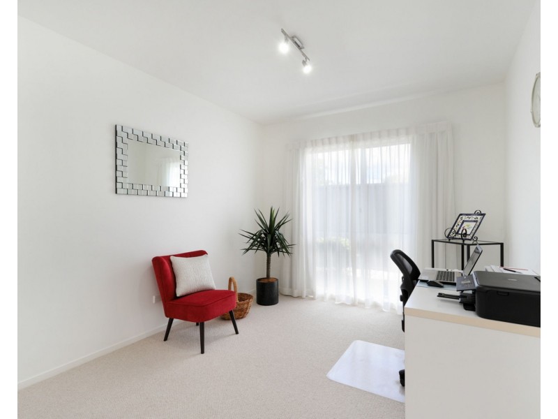 2B Kuthar Street, Pelican Waters QLD 4551