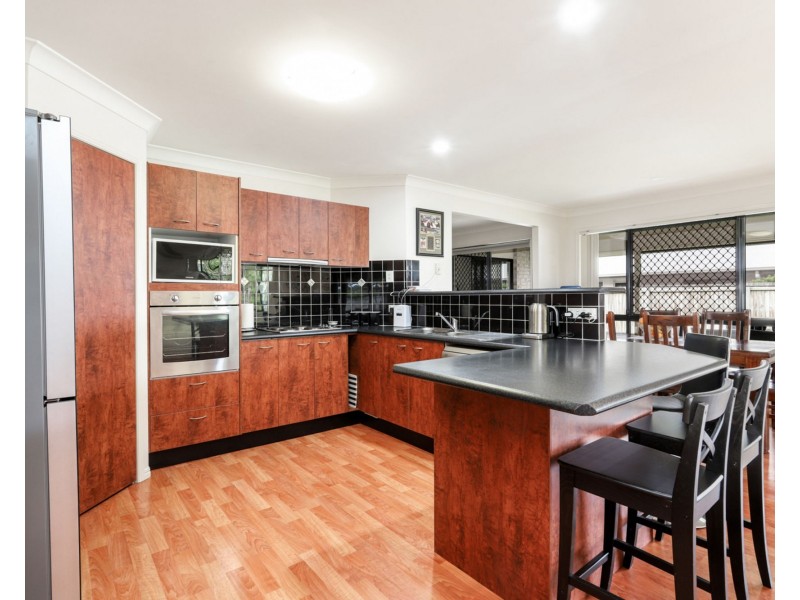 15 Anglia Place, Little Mountain QLD 4551