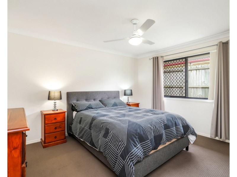 15 Anglia Place, Little Mountain QLD 4551