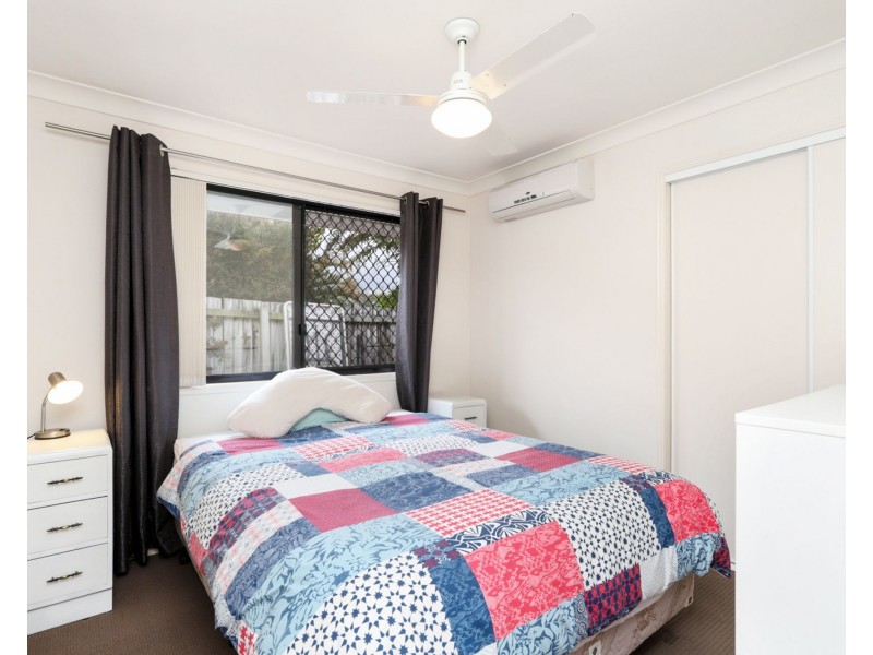 15 Anglia Place, Little Mountain QLD 4551