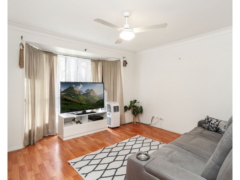 15 Anglia Place, Little Mountain QLD 4551