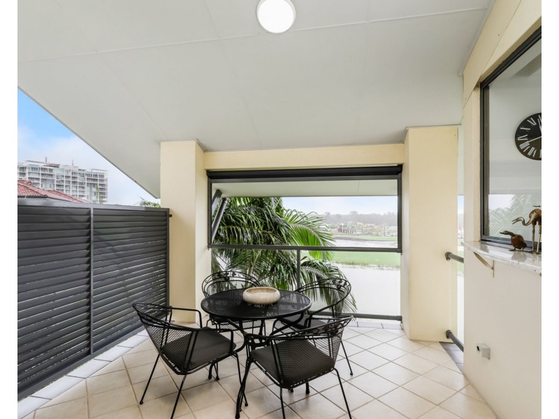 18/1 Millennium Circuit, Pelican Waters QLD 4551