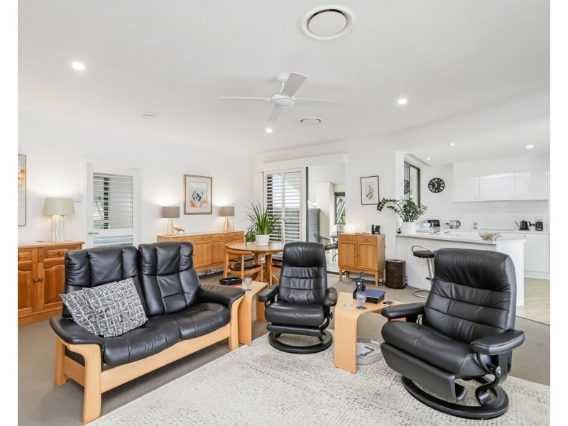 18/1 Millennium Circuit, Pelican Waters QLD 4551
