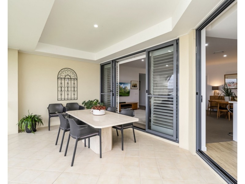 18/1 Millennium Circuit, Pelican Waters QLD 4551