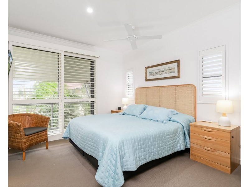 18/1 Millennium Circuit, Pelican Waters QLD 4551