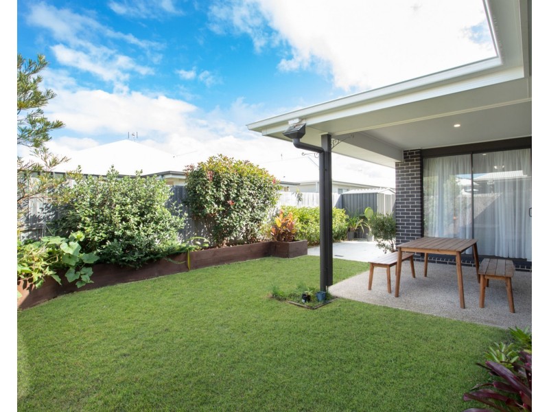 8 Lapis Street, Caloundra West QLD 4551