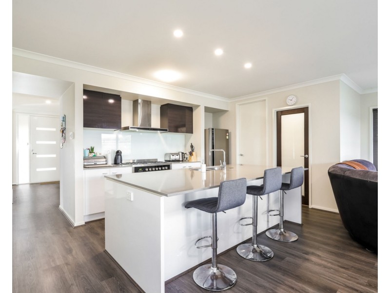 8 Lapis Street, Caloundra West QLD 4551