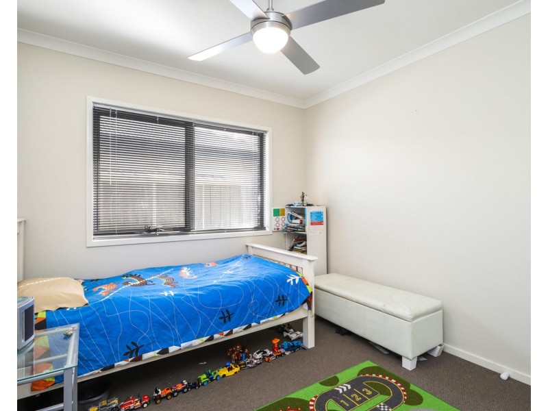 8 Lapis Street, Caloundra West QLD 4551